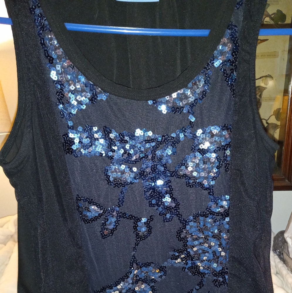 Simply Vera Vera Wang. Size PM. Color Black and Blue.